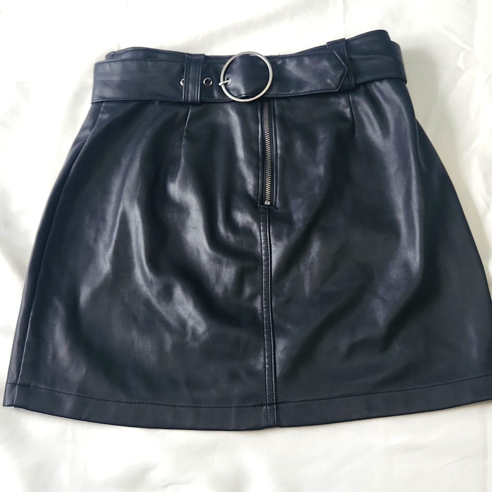 Hollister faux leather mini skirt size xs